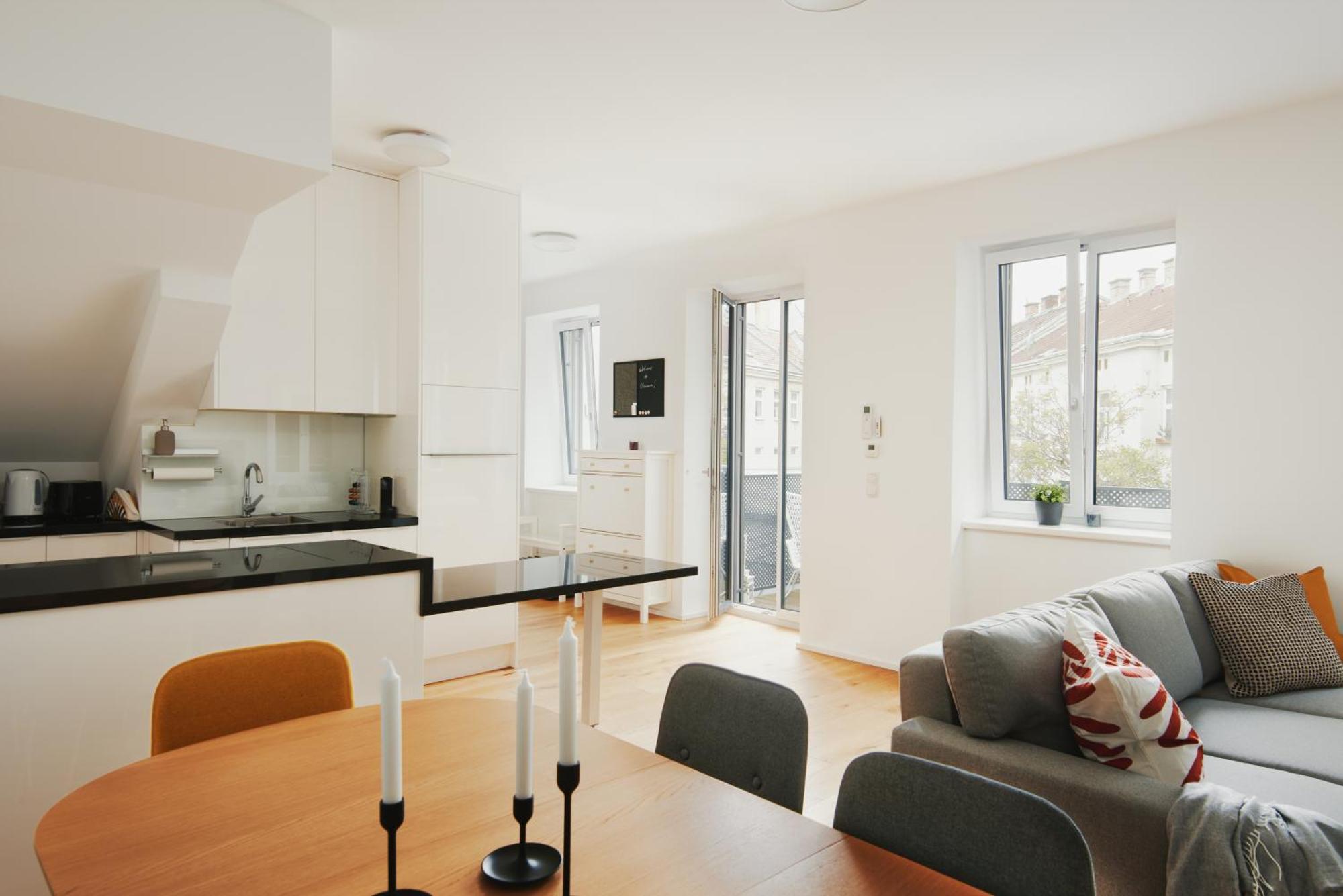 New Spacious Ultra-modern In Westbahnhof Viena